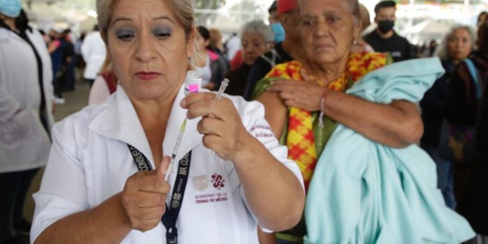 Arranca jornada de vacunación gratuita contra influenza y COVID en CDMX – EL CHAMUCO Y LOS HIJOS DEL AVERNO
