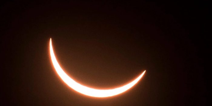 Emiten recomendaciones para ver eclipse solar parcial en CDMX – EL CHAMUCO Y LOS HIJOS DEL AVERNO