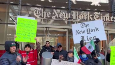 Connacionales protestan en repudio a la campaña mediática contra AMLO – EL CHAMUCO Y LOS HIJOS DEL AVERNO