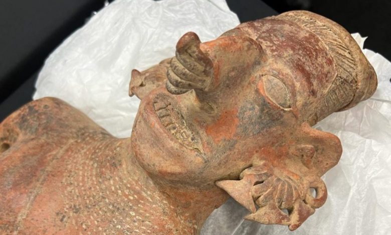 Restituyen 30 piezas arqueológicas al Consulado de México en Los Ángeles – EL CHAMUCO Y LOS HIJOS DEL AVERNO