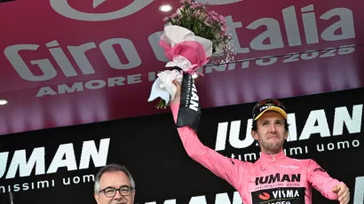 Simon Yates le arrebató el liderato del Giro de Italia a Isaac Del Toro